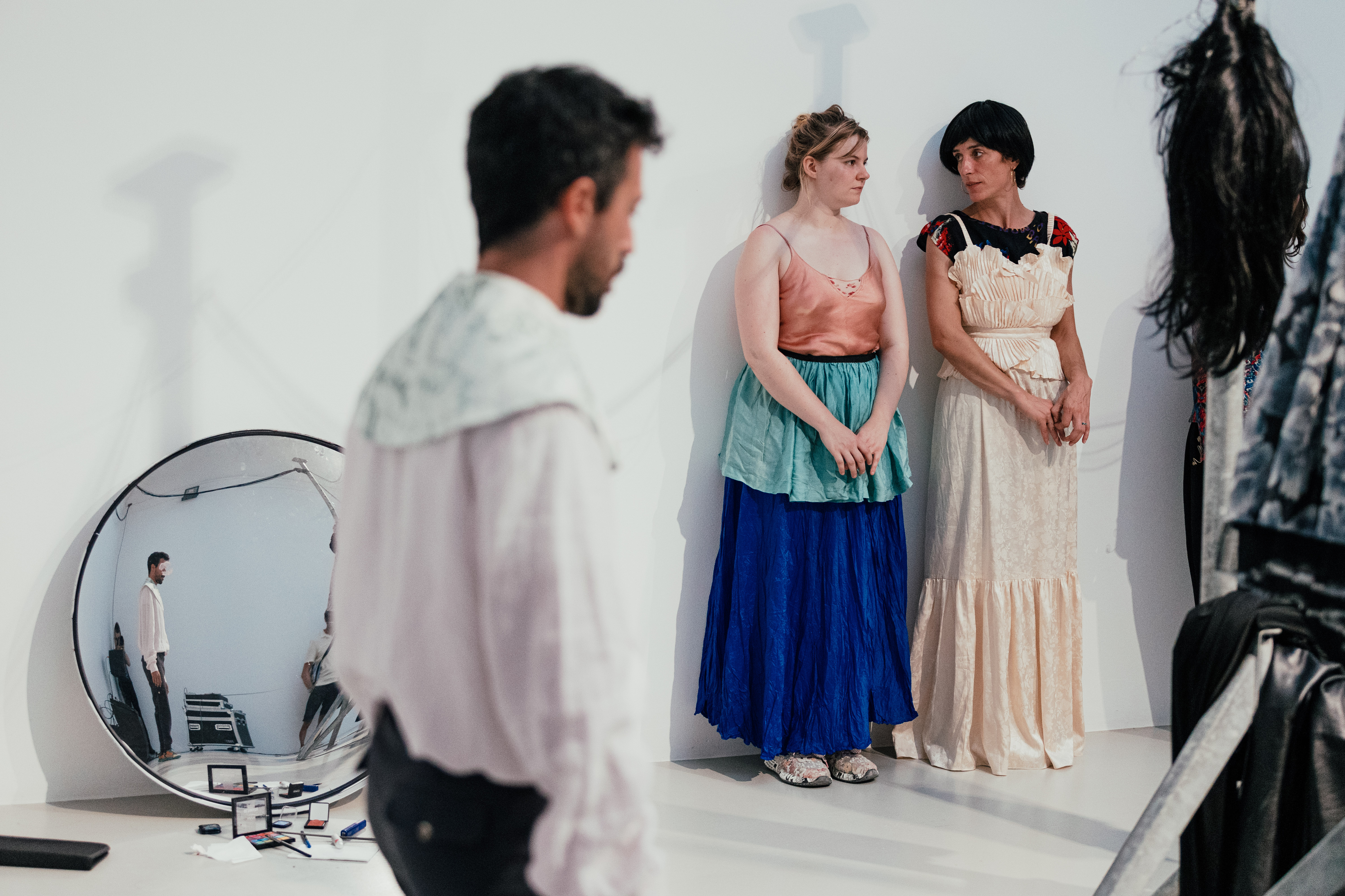 Earth / Ball / Theater, le bal de la Terre 